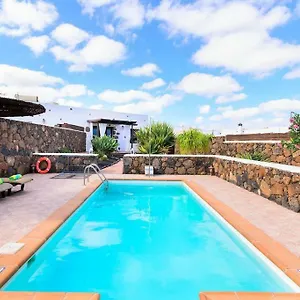 El Caserío De Güime Con Piscina Climatizada San Bartolomé